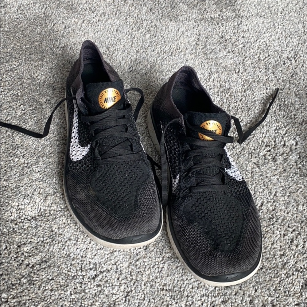 Nike women’s free rn flyknit size 9